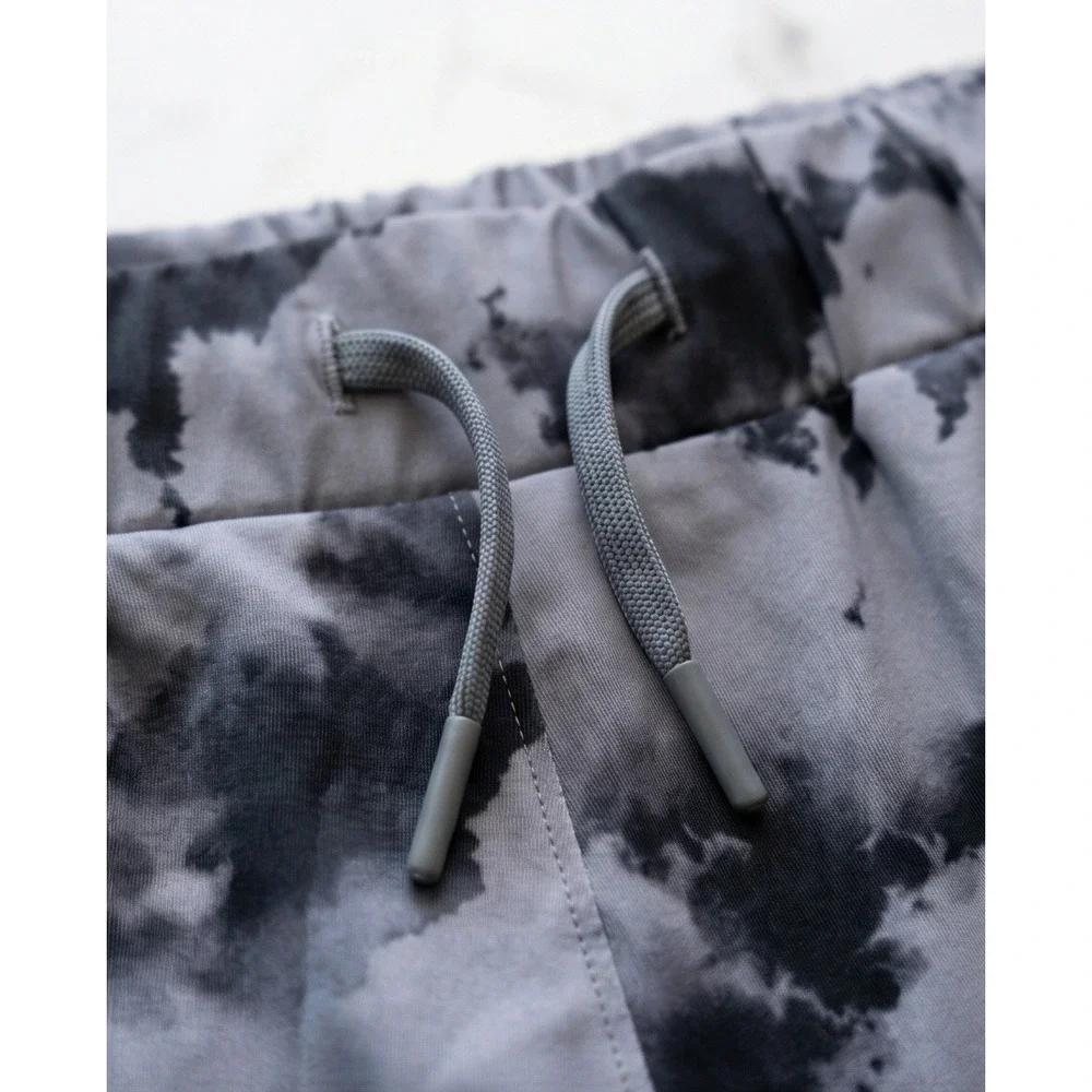 Kcutteyg XL Gray Tie Dye Athletic Shorts Drawstring Pockets Stretch‎ Workout NWT